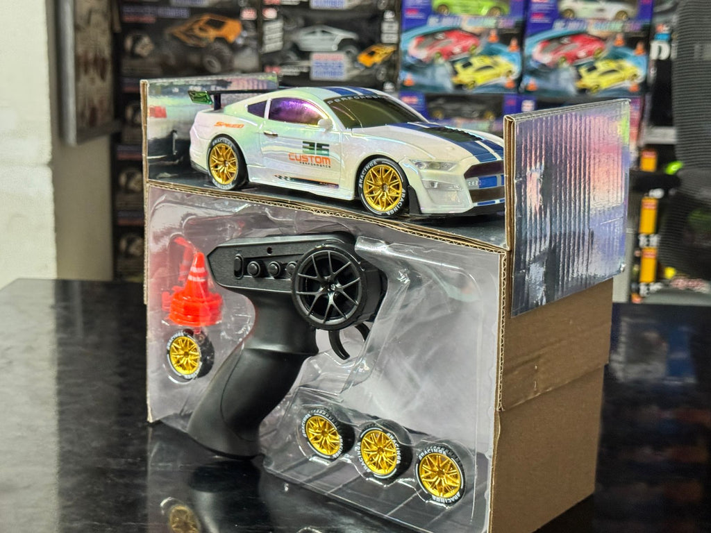 new drift racing car with real drift tyer