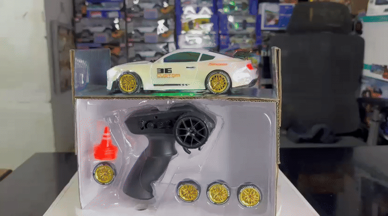 new drift racing car with real drift tyer